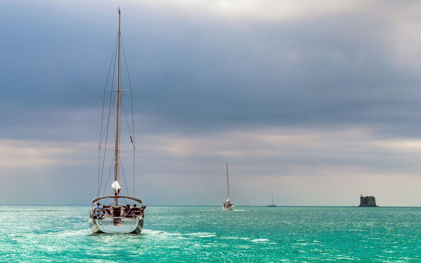 boat-in-a-azure-sea